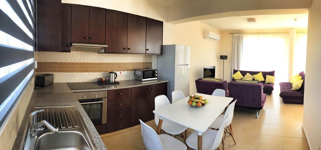 New Day Apartments Пафос Стая снимка