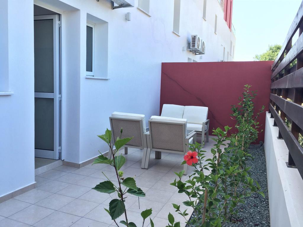 New Day Apartments Пафос Стая снимка